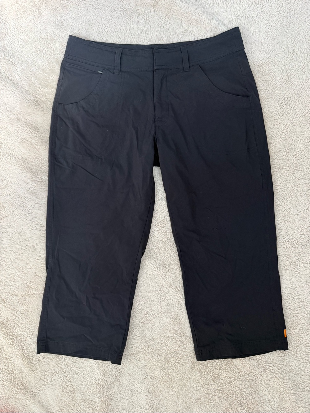 Lucy Mid-rise Capri Active Pants